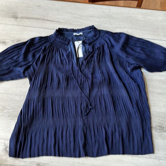 Current Air Angelica Pleated Blouse XS Navy NWT - Picture 4 of 6